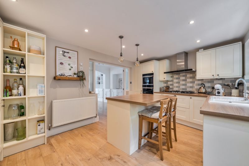 Kitchen- click for photo gallery